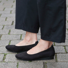 Arche Ninoka Womens Slip-on Shoes black