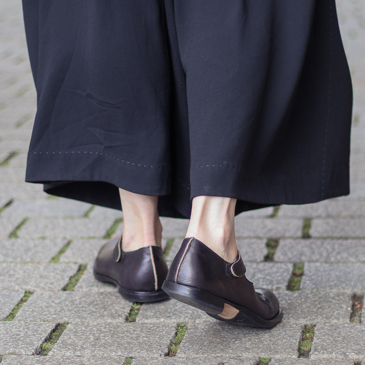 CYDWOQ Bean Womens Slip-on Shoes black
