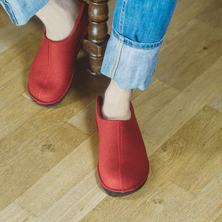 Haflinger, Flair Smily Unisex Carpet Slippers, red