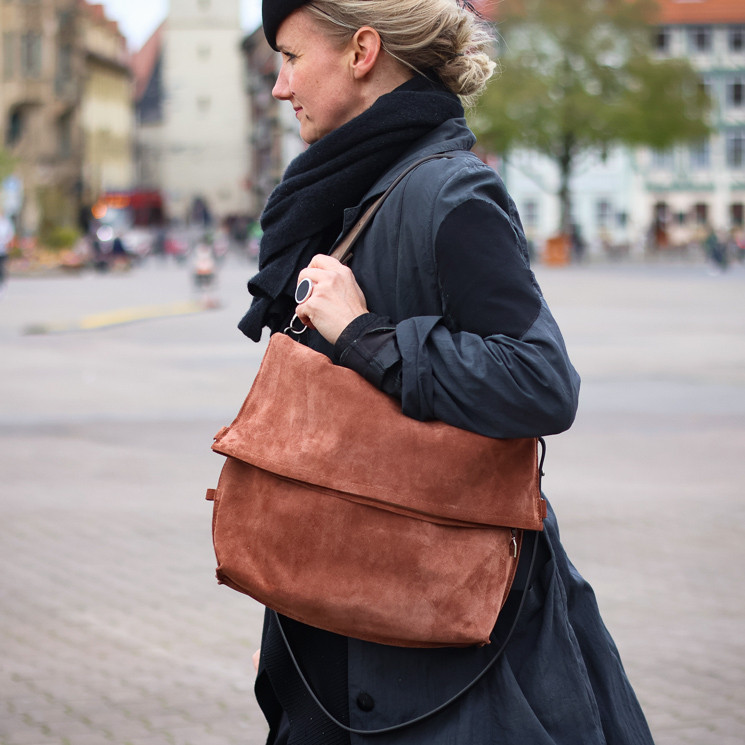 Ellen Truijen 4 Big Ways Womens Shoulder Bag auburn