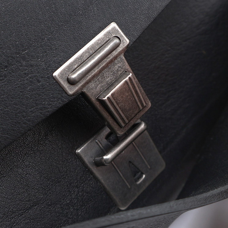 BAG2ROOTS Tasche Medium Unisex Shoulder Bag black