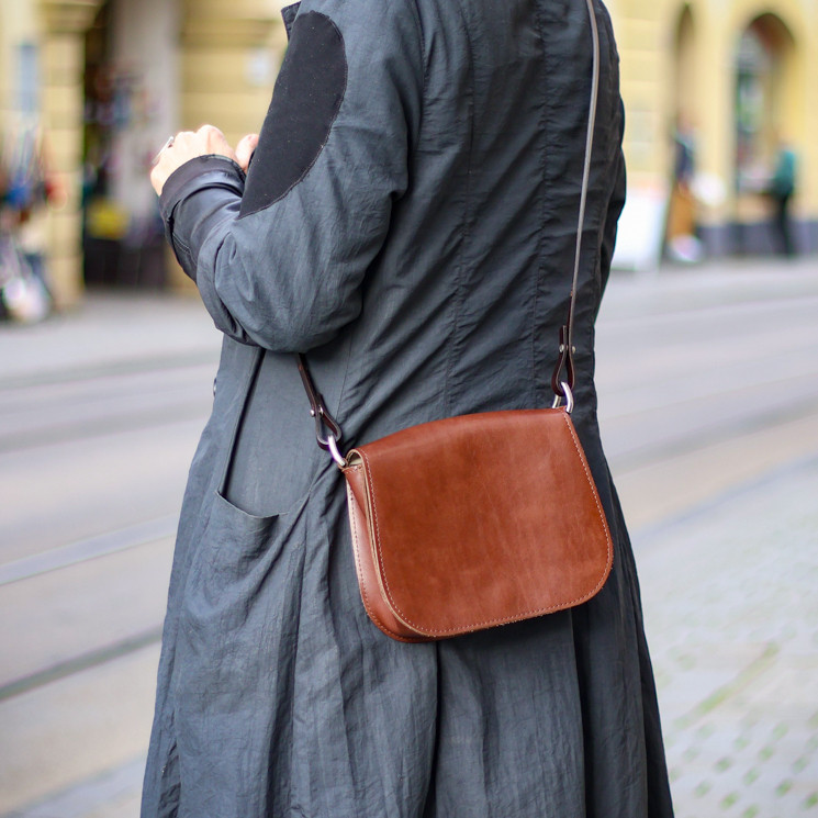 Ellen Truijen, Stirrup Women's Shoulder Bag, dark brown