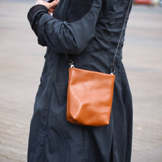 Ellen Truijen All Ways Strapped Womens Shoulder Bag cognac