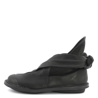 Trippen, Januar f Closed Women's Slip-on Shoes, black